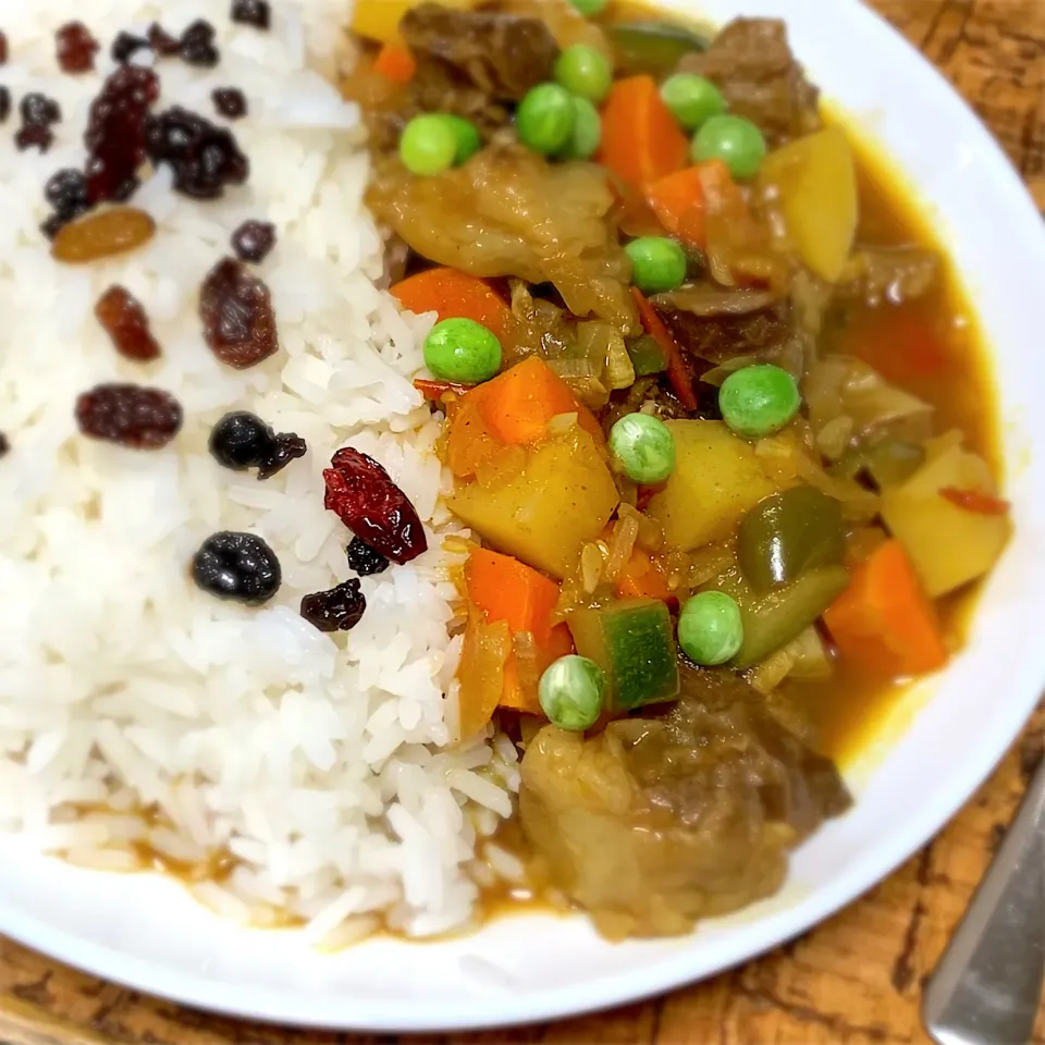 糀甘酒でまろやか、野菜たっぷり牛スジカレー🍛|にょんにいさん