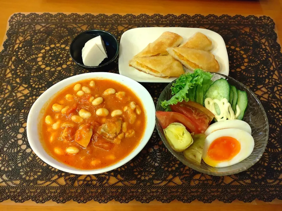 ☆モモ肉大豆のトマト煮
☆春巻
☆サラダ
☆胡麻豆腐|chikakoさん