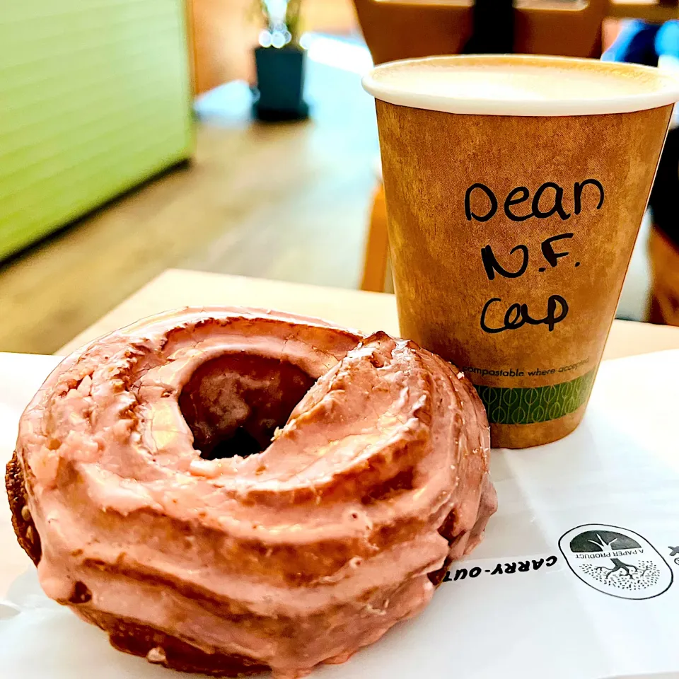 Strawberry cruller and cappuccino.|Dean M Rogersさん