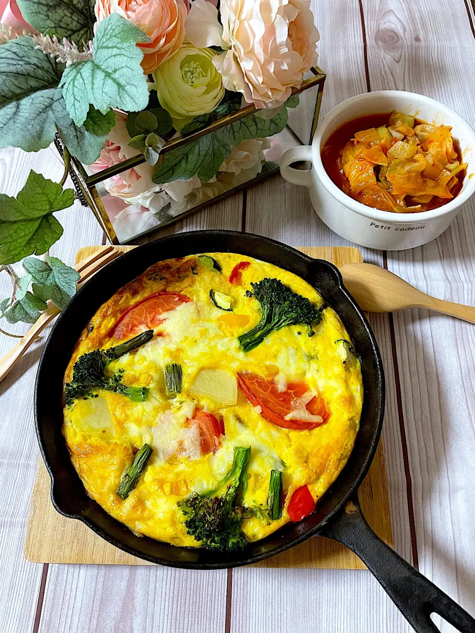 Snapdishの料理写真:野菜たっぷりフリッタータ&野菜たっぷりミネストローネ🍅🥦🥔🧅|いっちゃんさん