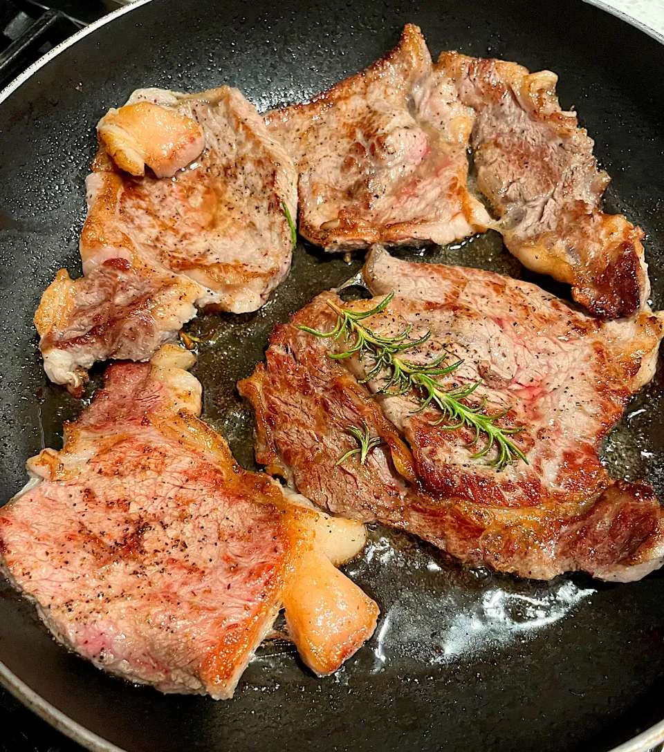 Snapdishの料理写真:Ribeye steak|🌺IAnneさん