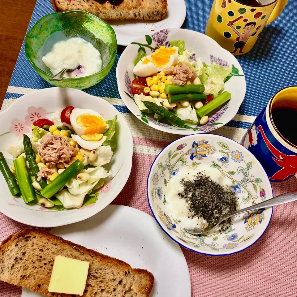 手作りパンで朝食|松田美穂子さん