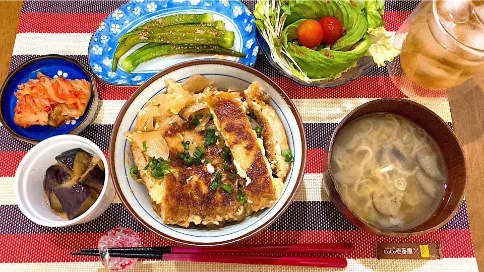 Snapdishの料理写真:カツ丼定食|ゆうかさんさん