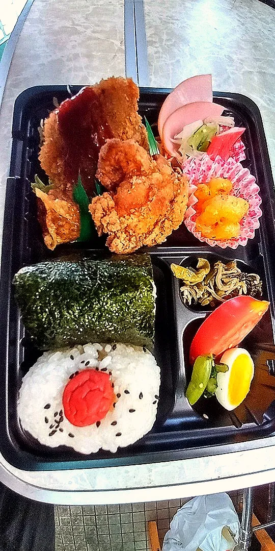 おにぎり弁当290円でーす🥺|あっこさん