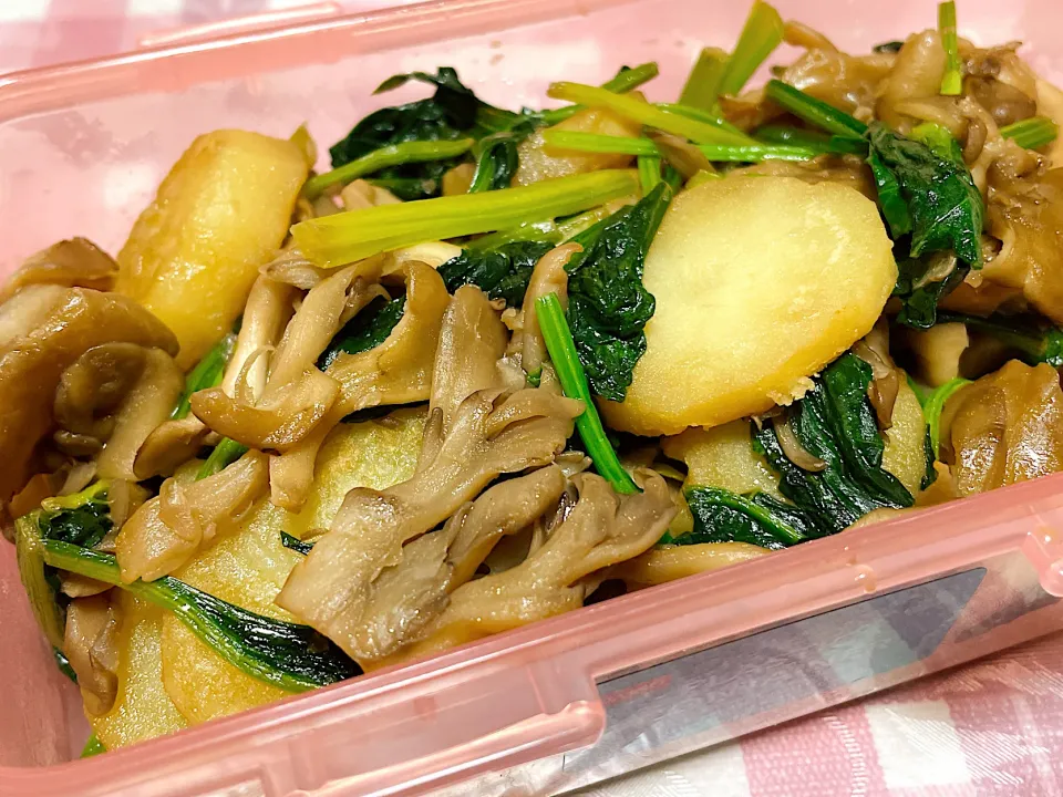 ほうれん草とじゃがいものバター炒め|くろねこっく🐈‍⬛さん