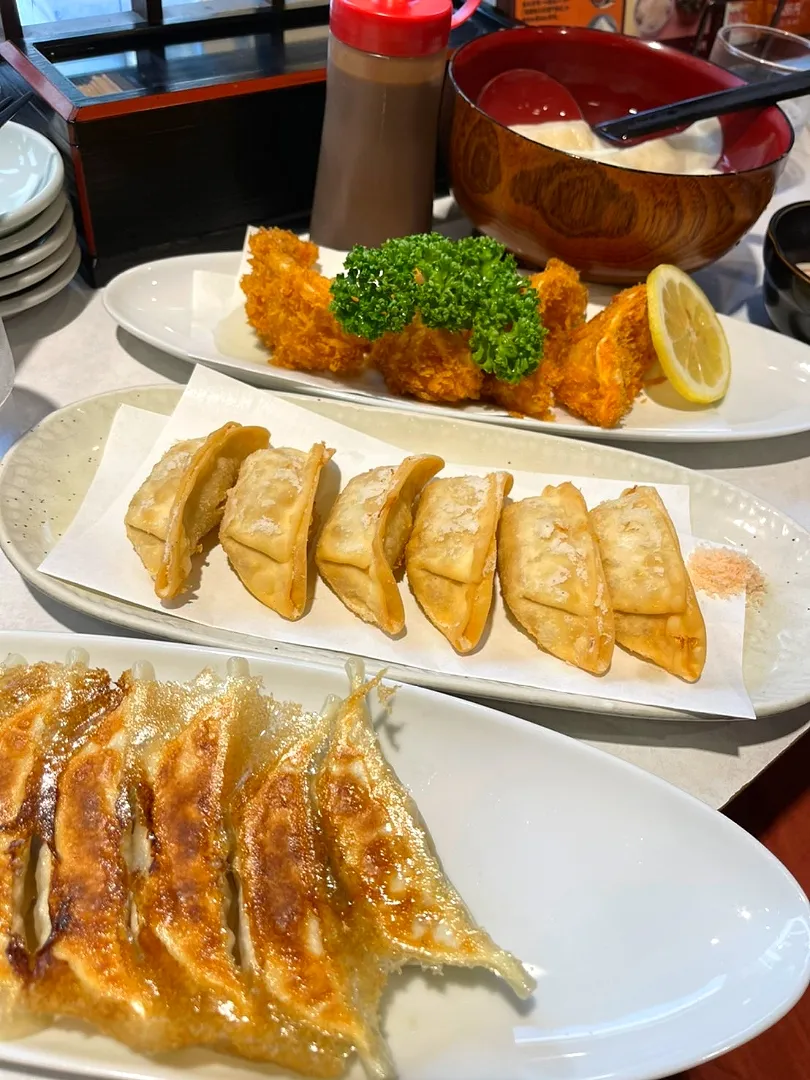 宇味家の宇都宮餃子(焼揚水フライ)|しあるさん