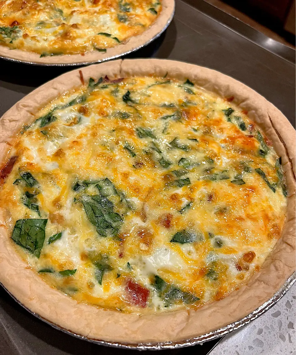 Bacon, caramelized onions, & spinach quiche lorraine|🌺IAnneさん