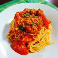 自家製トマトソースでツナトマトパスタ