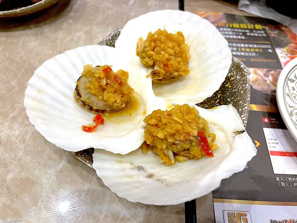 Steamed scallops with garlic|skyblueさん