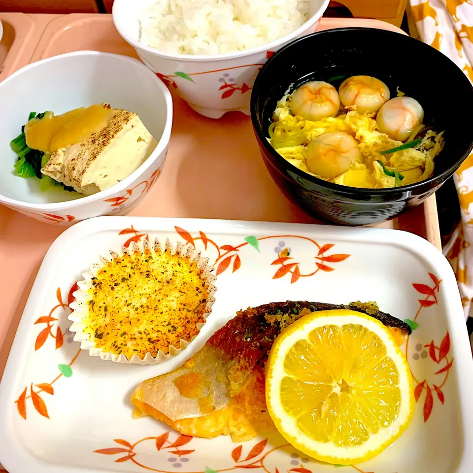 Snapdishの料理写真:入院中の昼ごはん‼︎ 4 July|Yoshinobu Nakagawaさん