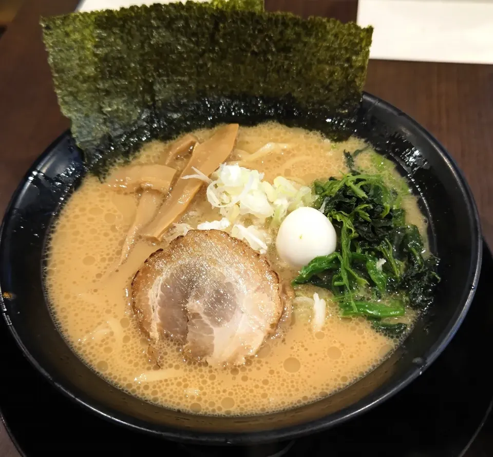 豚骨醤油ラーメン|哲さん