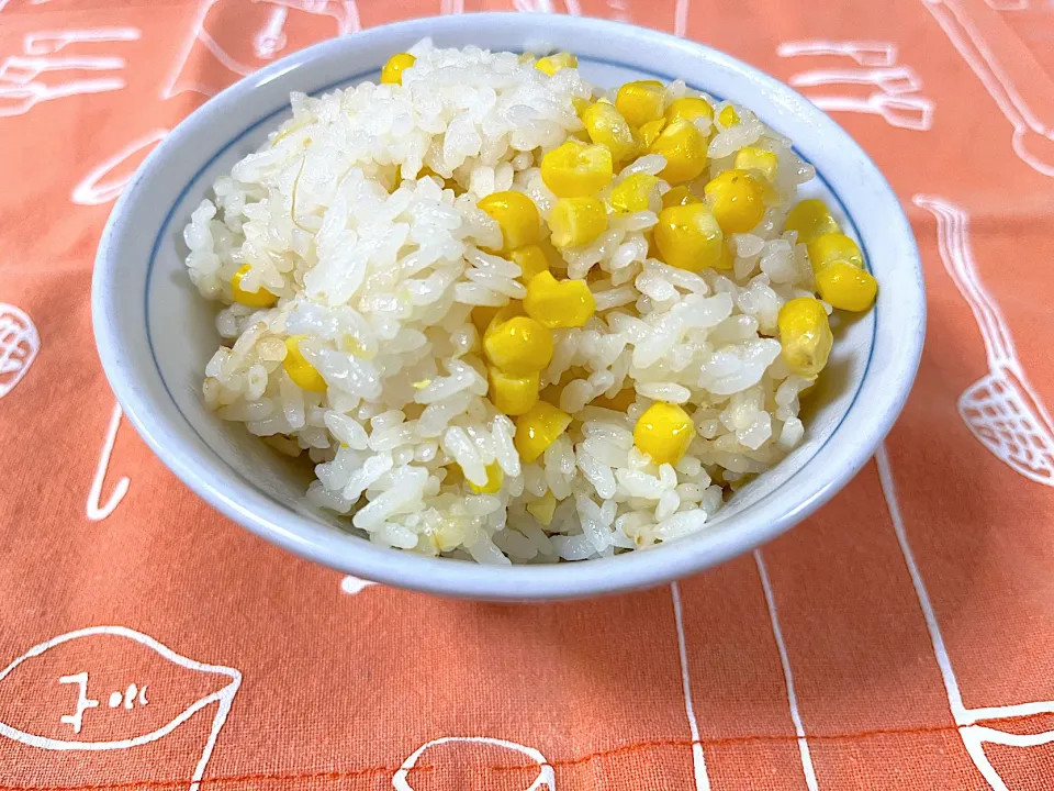 とうもろこしご飯🌽🍚|えいぽんさん