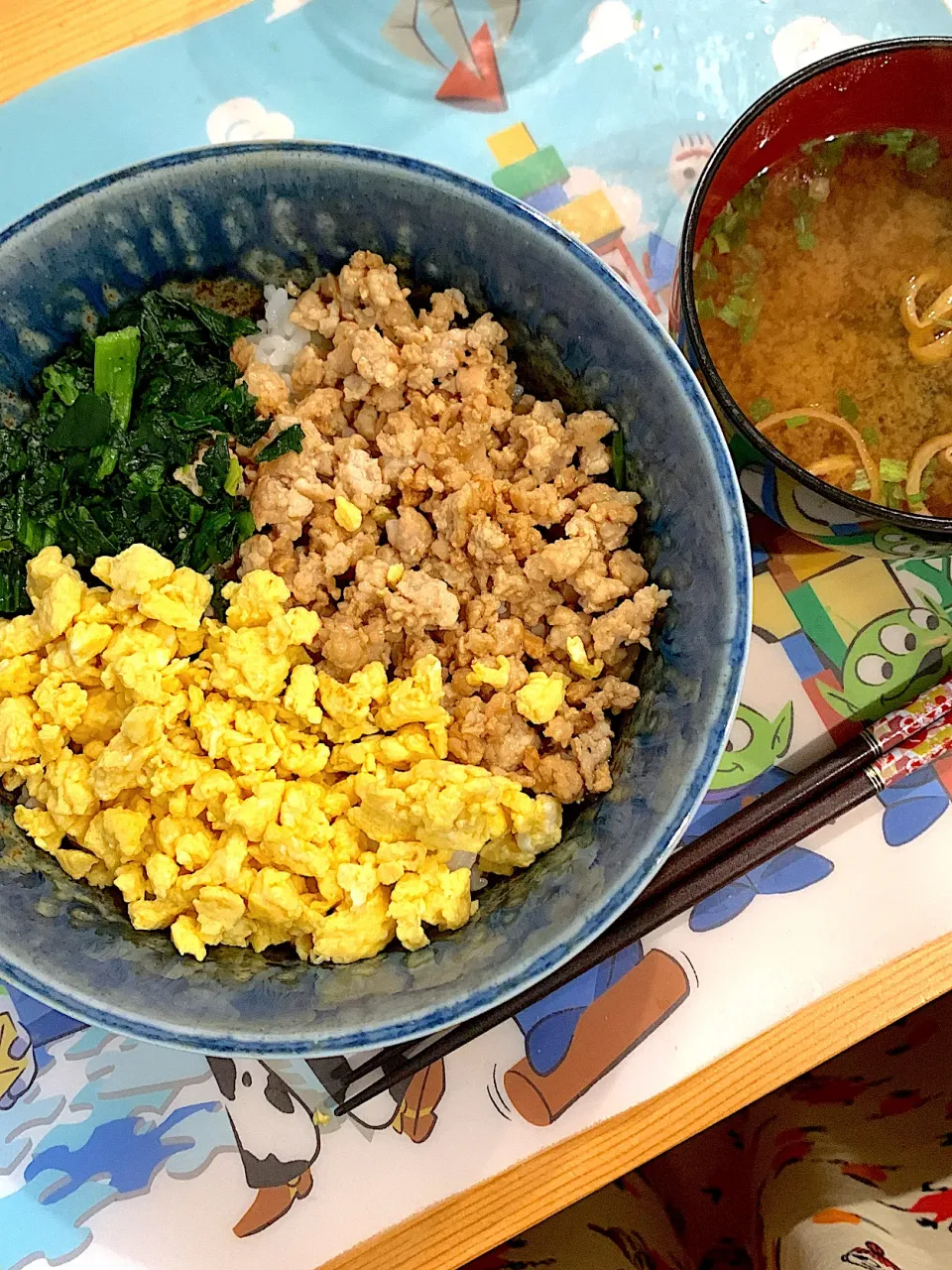 3色丼|ぺろたんさん