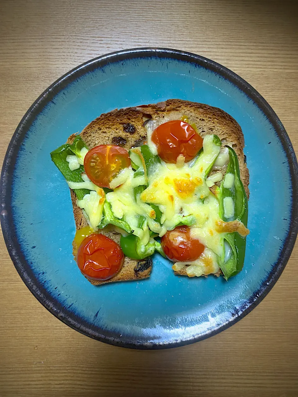 Snapdishの料理写真:チーズ野菜トースト🧀|1614さん