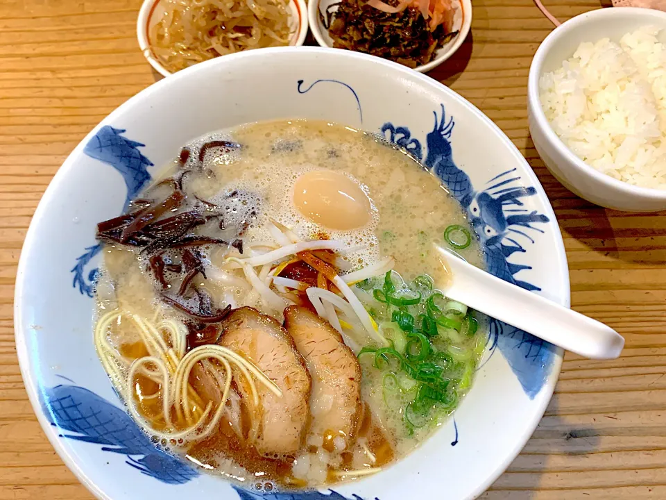 豚骨ラーメン❣️|かずたまんさん