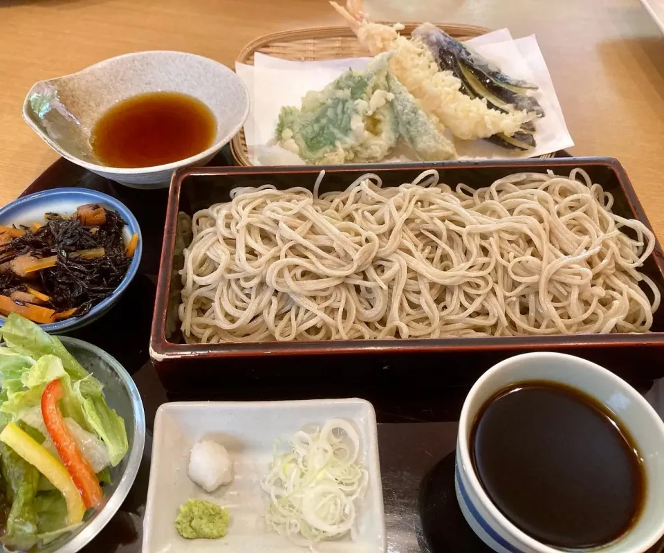 【夏のそば御膳】夏野菜の天ぷら盛り合わせ
そば大盛|ゆうじ.さん
