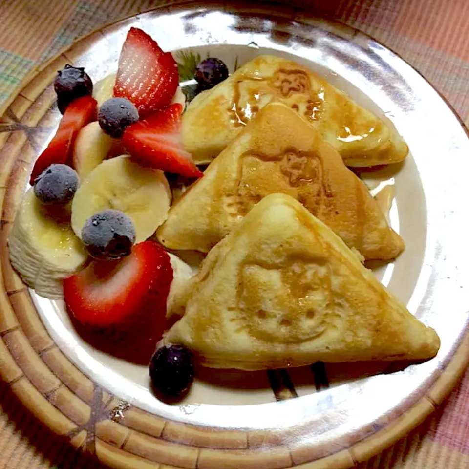 Red-white-blue hello kitty pancakes|🌺IAnneさん