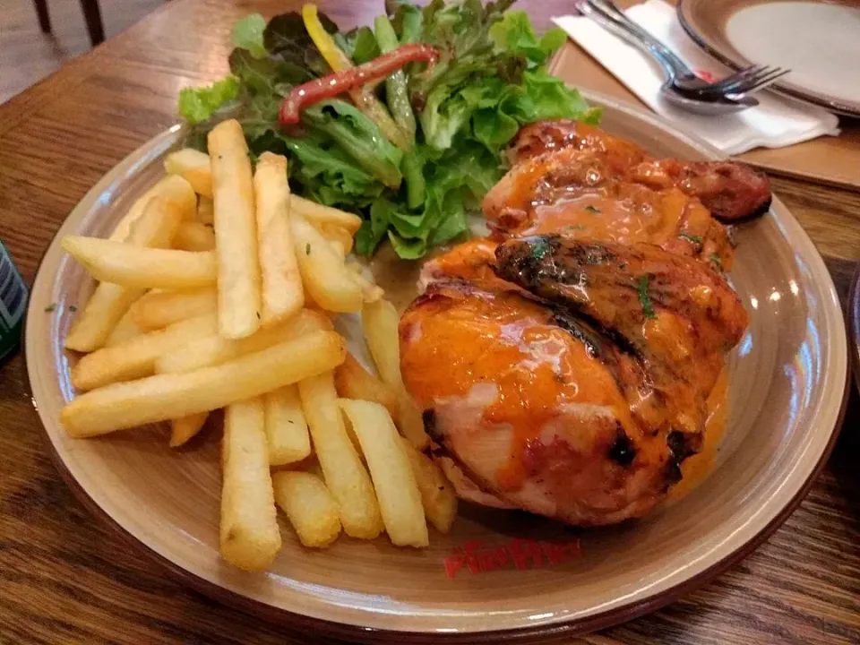 Tasty Roast Chicken Piri Piri w/ Fries 🍗🍟😋🍴|An'leeさん