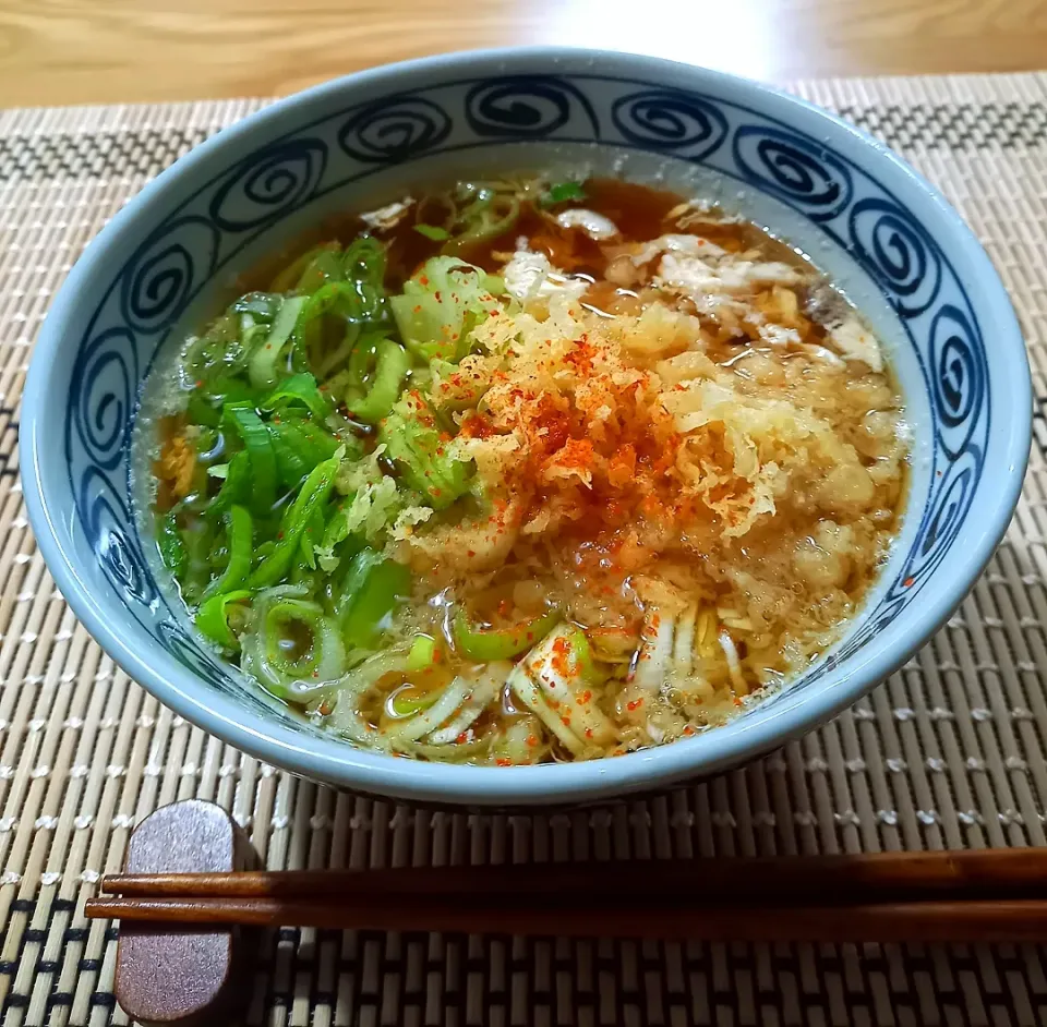 天ぷらの〆に
天かすを集めてにゅうめんに(^_^)
お酒の後にツルツル～🎶|ナオミさん