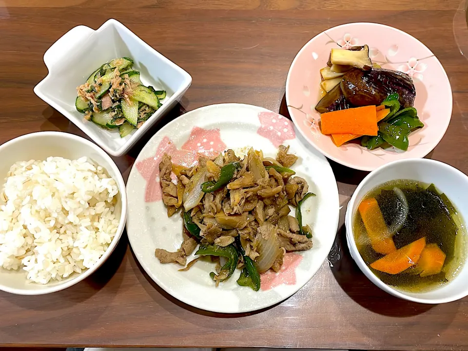 舞茸と豚肉のオイスター炒め　わかめスープ　野菜の焼きびたし　きゅうりとツナの中華和え|おさむん17さん