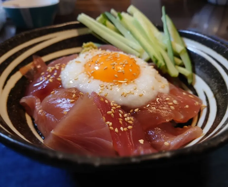 Snapdishの料理写真:とろろマグロ漬け丼(*^^*)|しーPaPaさん