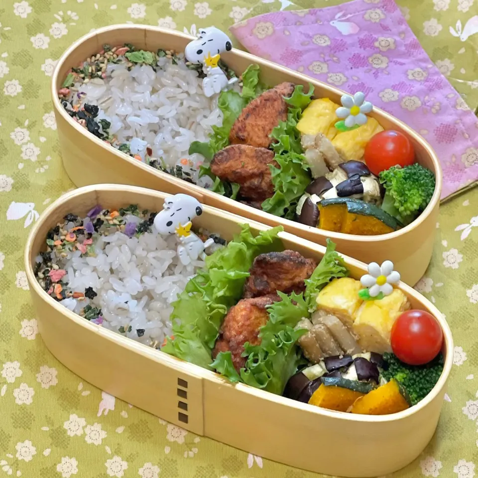 胸肉唐揚げ☘️の双子ちゃんお弁当💙❤️ 7/1金|sweet homeさん