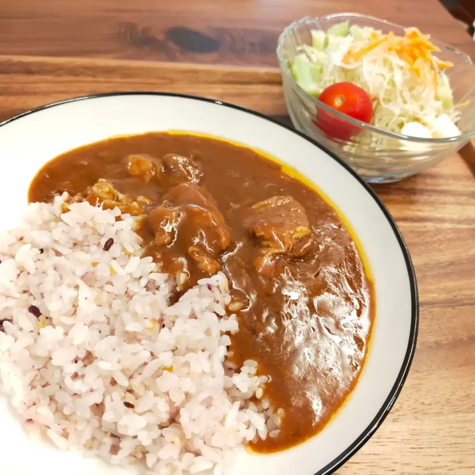 レトルトカレー
サラダ|うりさん