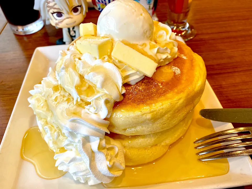 Snapdishの料理写真:ふわっふわスフレパンケーキ🥞
蜂蜜バター🍯🐝💨|がぁがさん