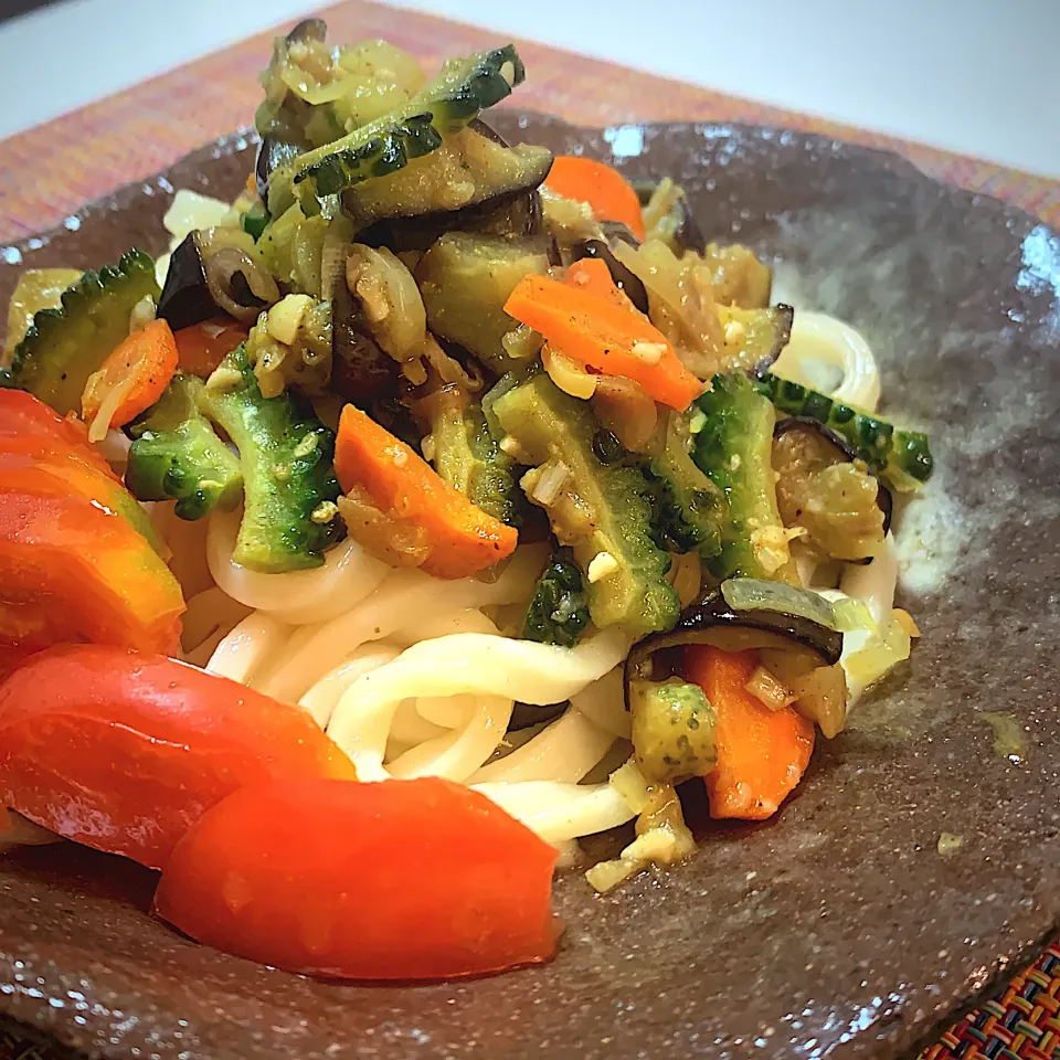 Snapdishの料理写真:カレー風味夏野菜ぶっかけうどん|Yochipyさん