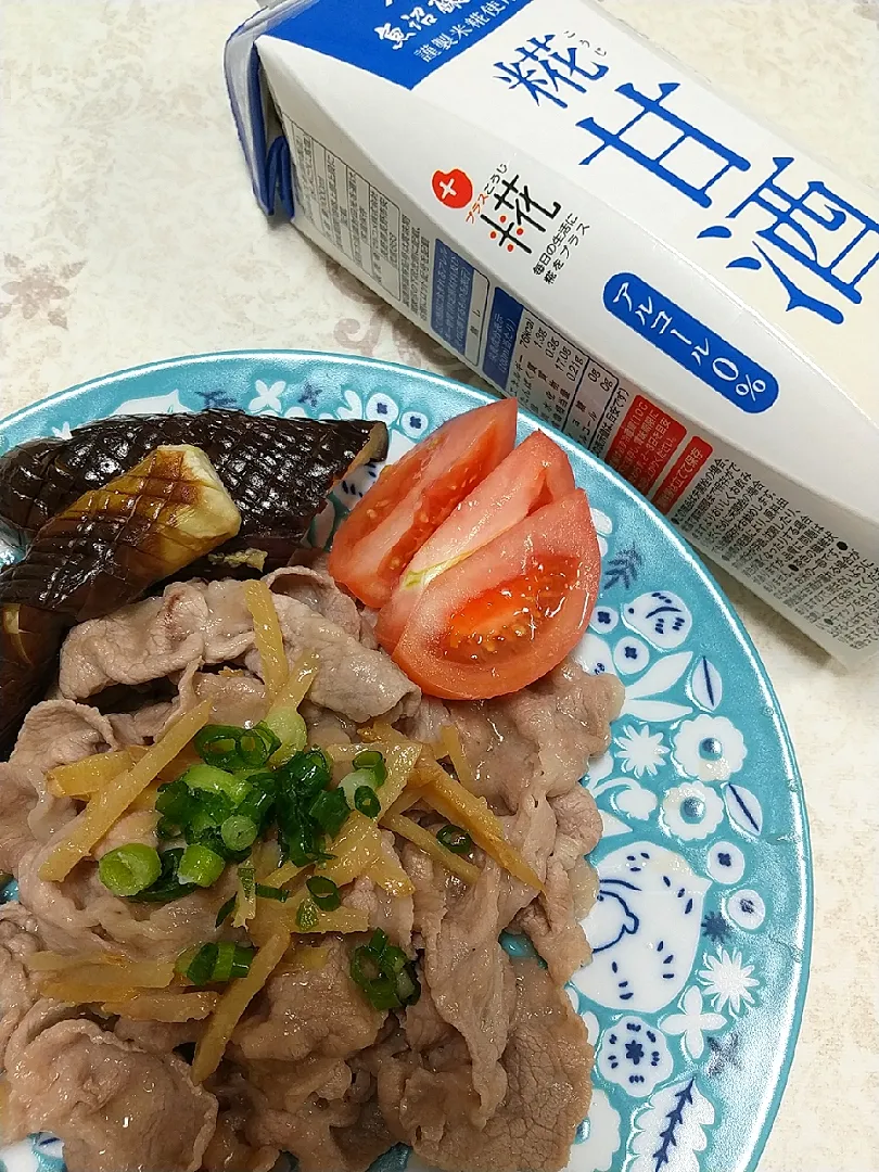 Snapdishの料理写真:☆今日の晩ごはん☆　豚肉の冷しゃぶ風（豚の生姜焼き風)|hamamaさん