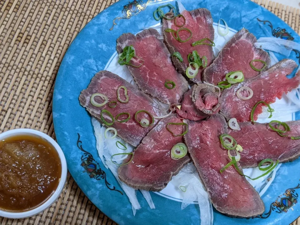 Snapdishの料理写真:レオンさんのお料理〜。ローストビーフ|f.1125beさん