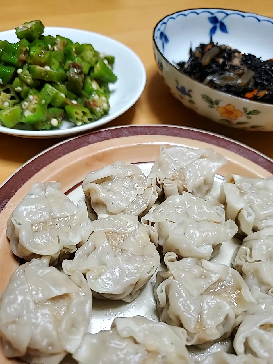 シュウマイとひじき煮とオクラの和え物|まゆっこさん