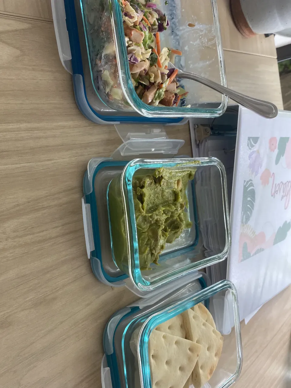 Chicken salad, pita bread and guacamole.|Allieさん