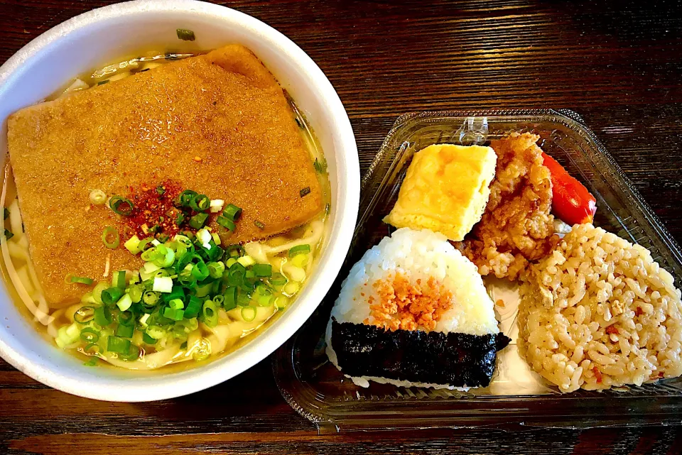 久しぶりのカップ麺                                    どん兵衛きつねうどん•おむすび弁当|mottoさん