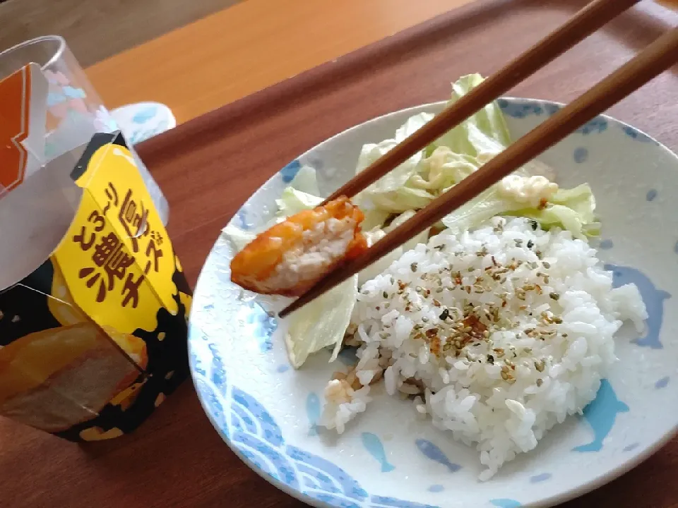 Snapdishの料理写真:からあげクン濃厚チーズ味めちゃいいおかず|流空さん