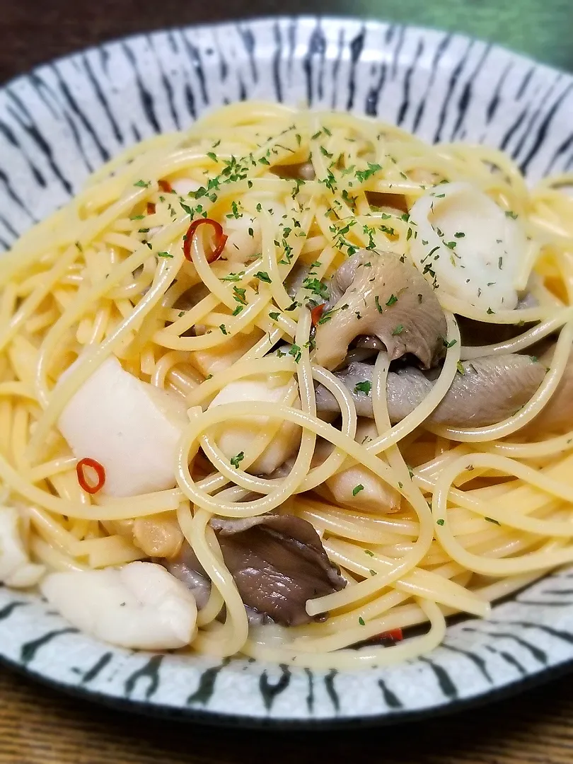 パパ作👨ホタテとあわび茸のパスタ|ぱんだのままんさん