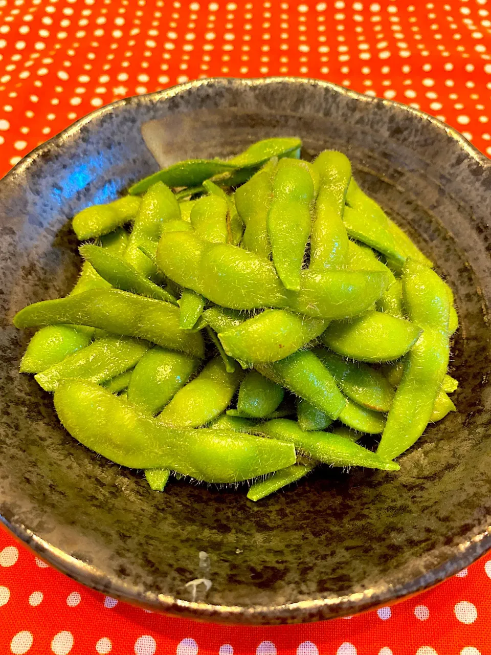 美味しさも栄養もアップ❣️枝豆の蒸し焼き|こずりんさん