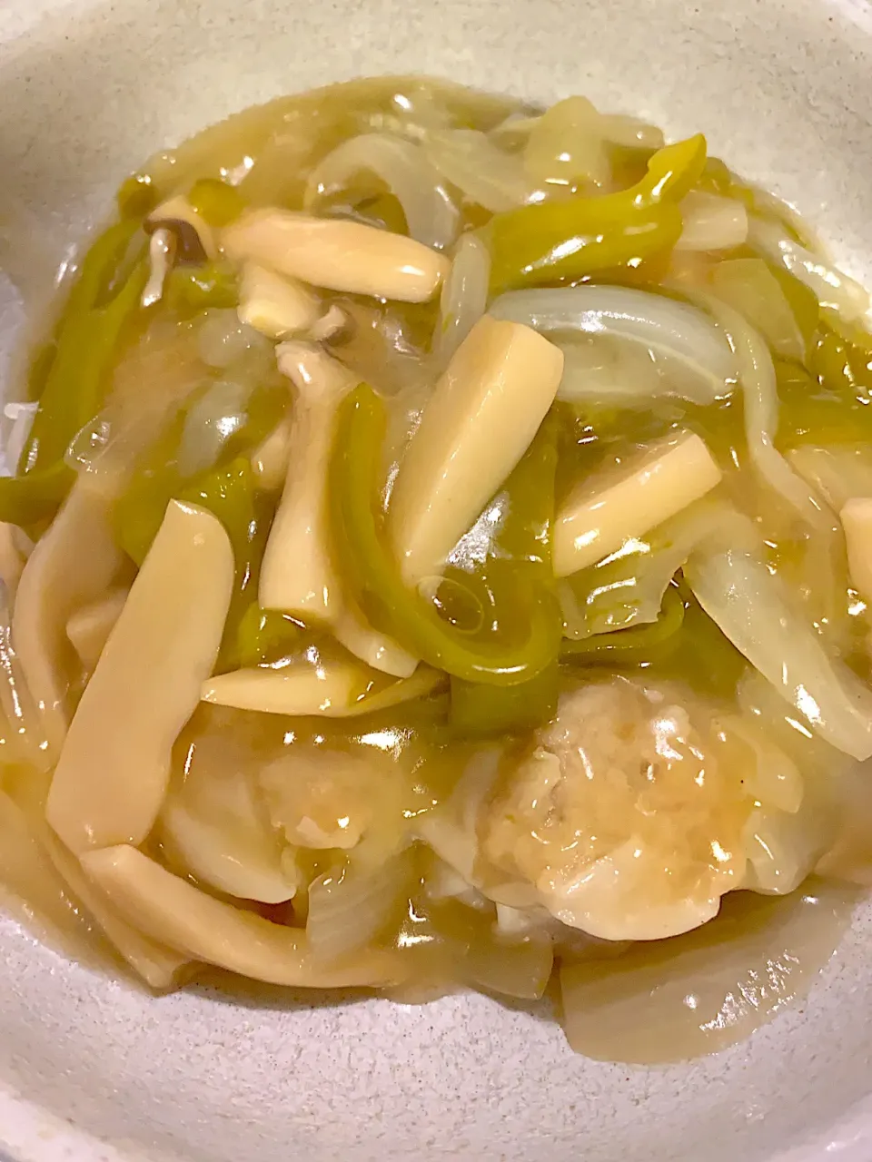 Snapdishの料理写真:野菜たっぷりあんかけで食べる五目シュウマイ|トモさん