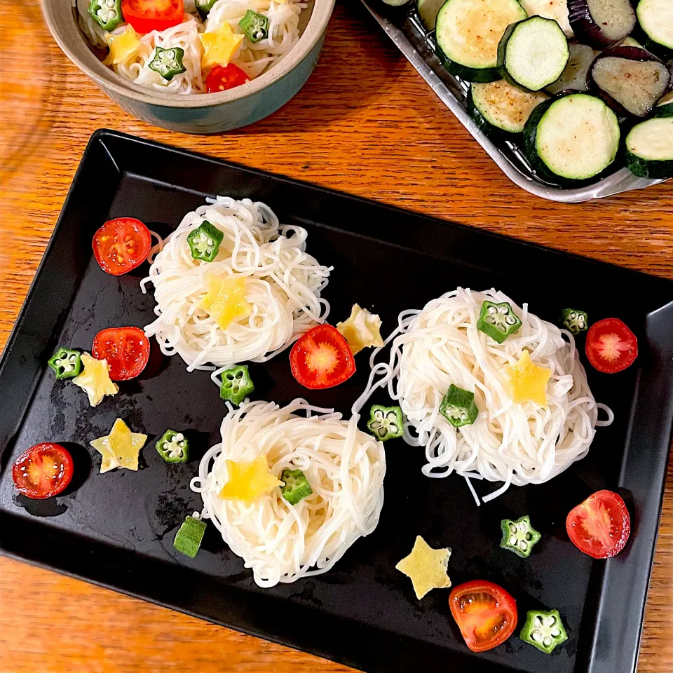 Snapdishの料理写真:七夕そうめんと野菜の素揚げ|ふうりんさん