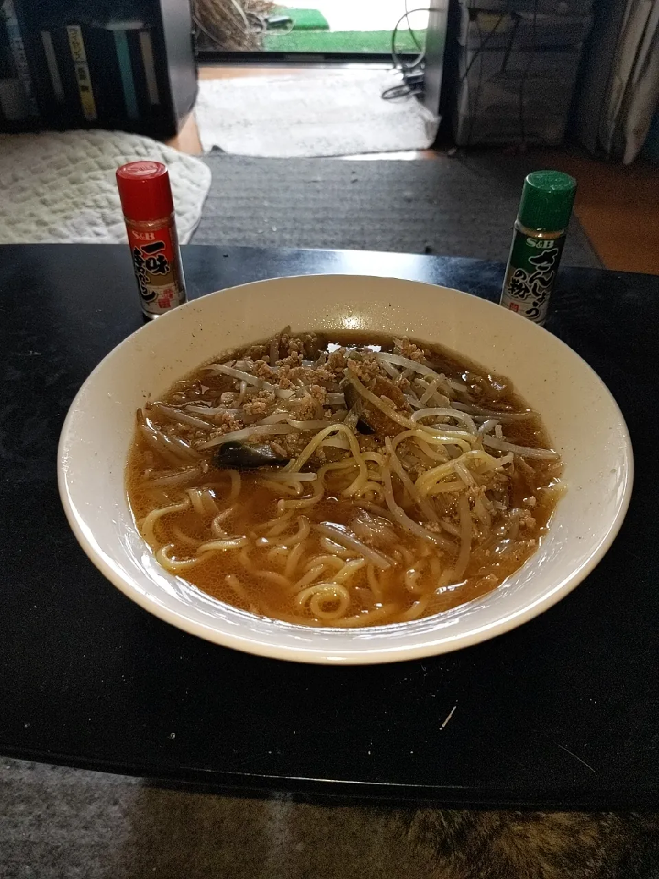 先程作った清湯スープと肉を使ってナス味噌ラーメン食し今夜からの夜勤に備えます|Tarou  Masayukiさん