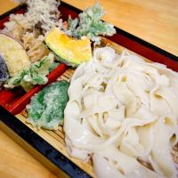 ひもかわ 舞茸天ぷらセット