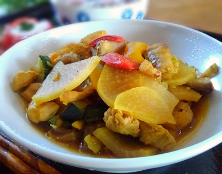 たっぷり野菜と鶏肉のカレー煮|くまちゃんさん