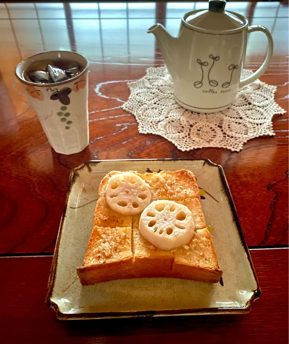 Snapdishの料理写真:バターしょうゆ味のトースト❣️|naho_nonaさん