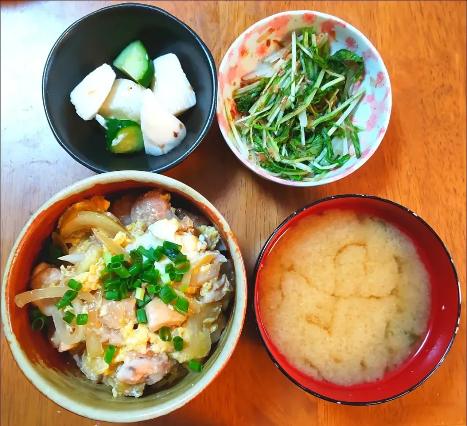 2022 0706　甘酒親子丼　水菜のおひたし　長芋ときゅうりの浅漬け　大根とわかめのお味噌汁|いもこ。さん