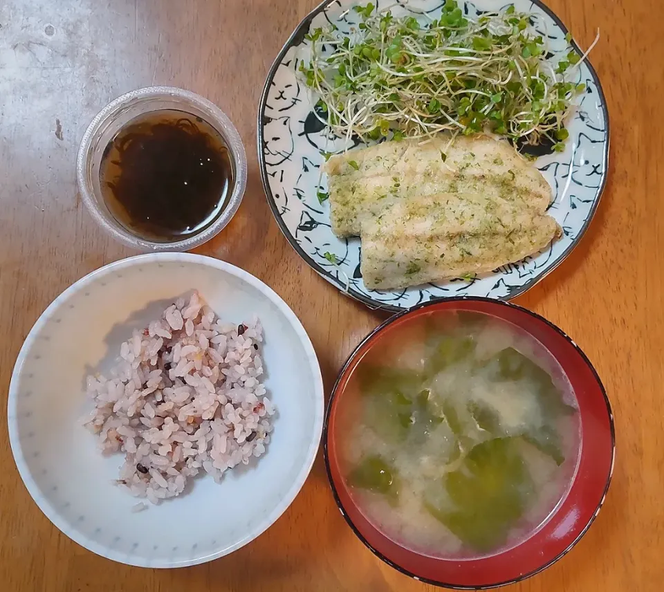 Snapdishの料理写真:2022 0706　あじのり塩からあげ　サラダ　豆腐とわかめのお味噌汁|いもこ。さん