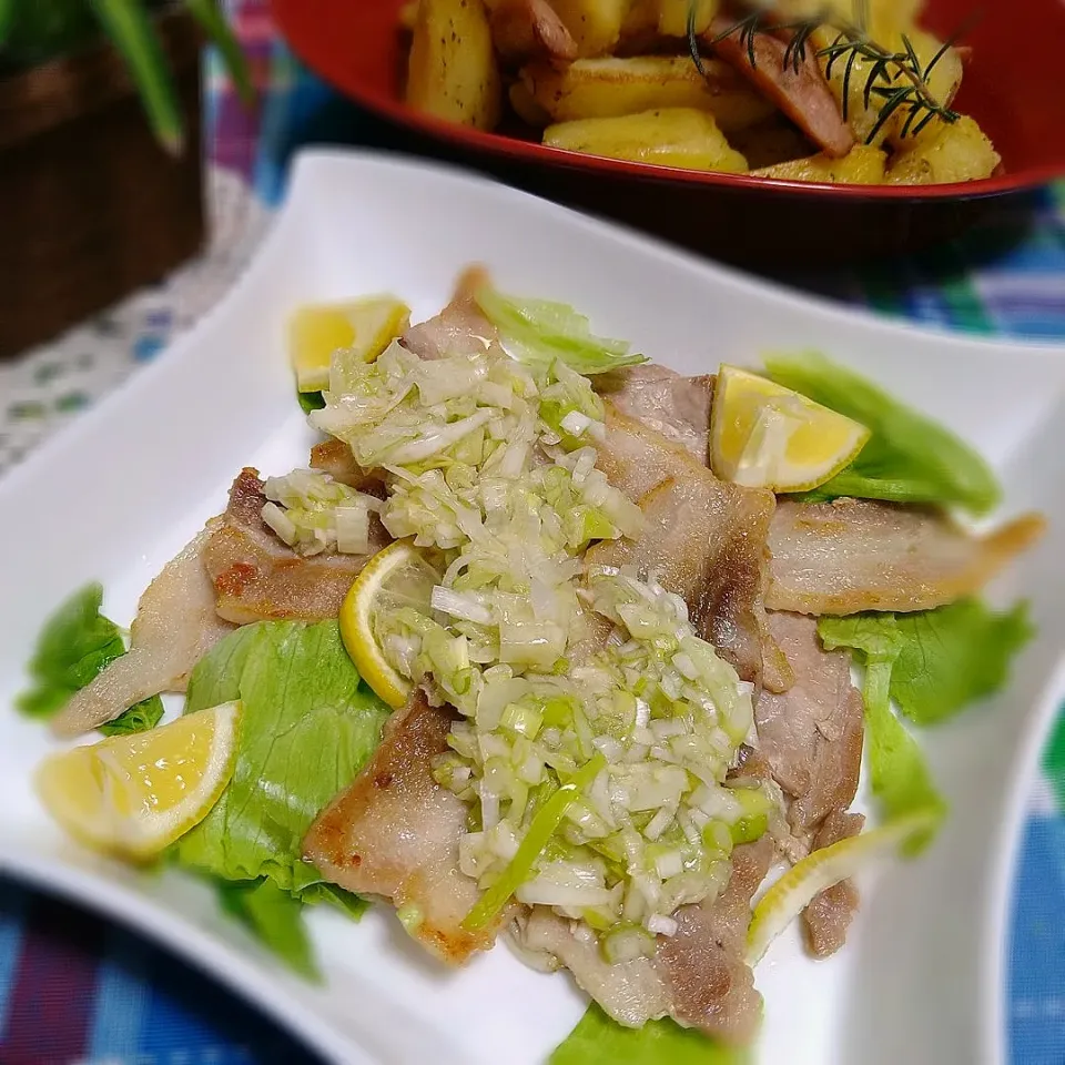 桃咲マルクさんの料理 ご飯もお酒もすすむ♪豚肉のネギ塩レモンだれ|とまと🍅さん