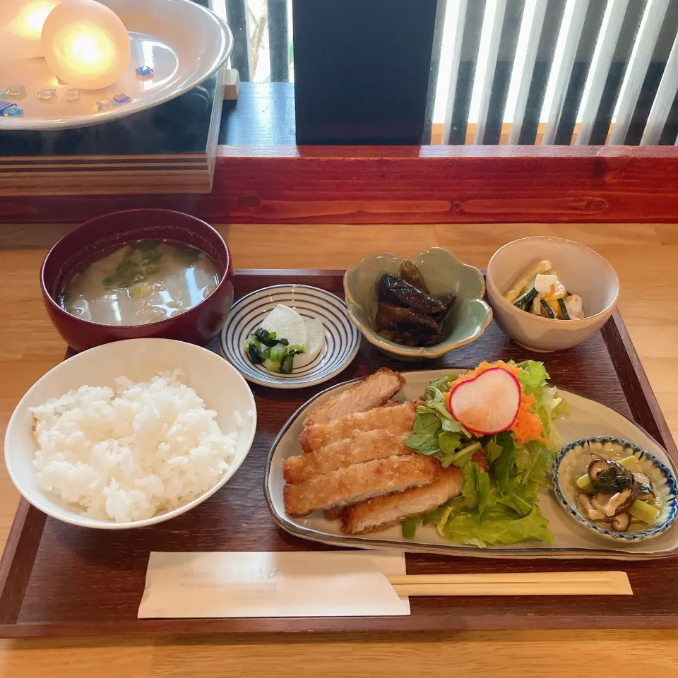 土鍋ごはんと豚たれカツ🍚🥢|ちゃみこさん