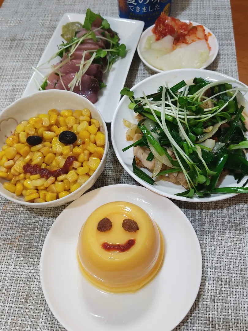 Snapdishの料理写真:晩ごはんの前にマンゴープリン

夕方に軽くジョギングしたのがいけません。
汗が滝のように流れてきます。
こんな時でもしっかり食事をとらなけいけないことはわかっています。
アペタイザーということで、食事前にマンゴープリンだけ食べさせてくだせー。|Rピージャーさん