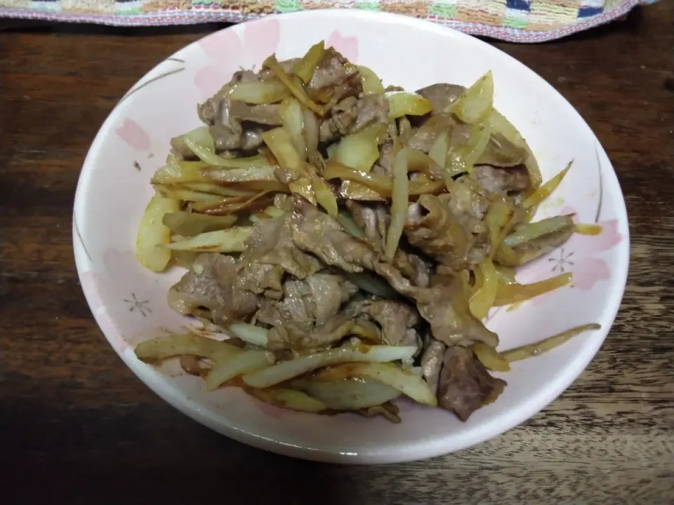 牛肉切り落とし、ささがきごぼう、玉ねぎのカレー炒め|にんにくと唐辛子が特に好き❤️(元シャリマー)さん