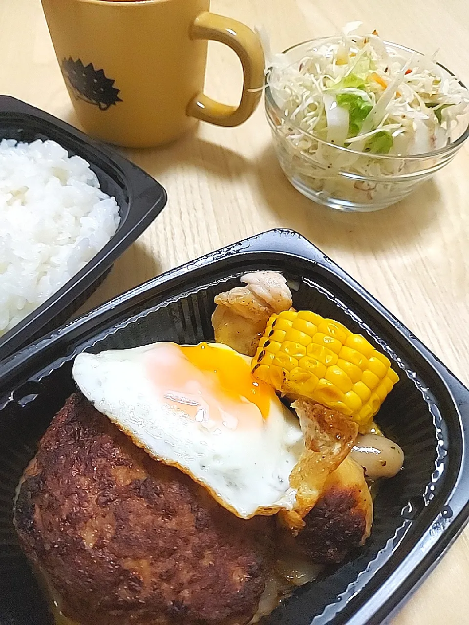 Snapdishの料理写真:賄い ＆ サラダ|すばるさん